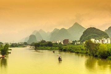 、为什么说旅游使人们产生了“空间距离”和“时间距离“,其依据是什么-