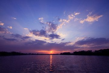 、为什么说旅游使人们产生了“空间距离”和“时间距离“,其依据是什么-